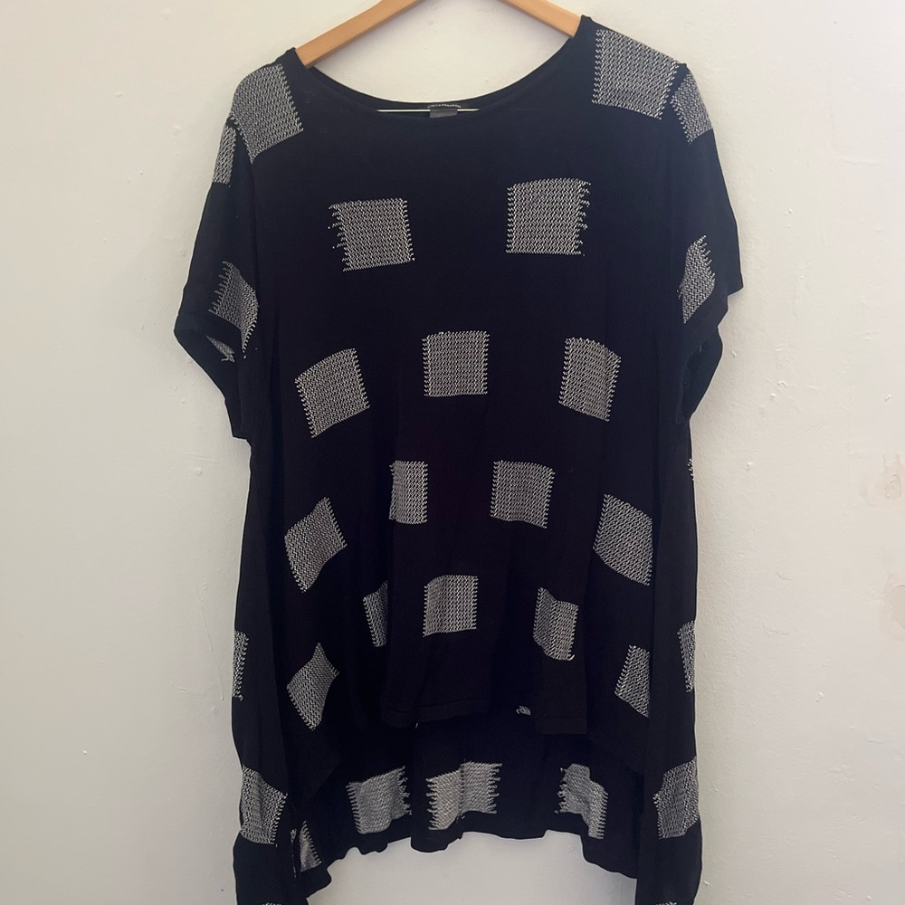 Stella Carakasi Black and Gray Tunic Top